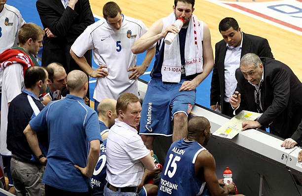 首发11人 首发11人