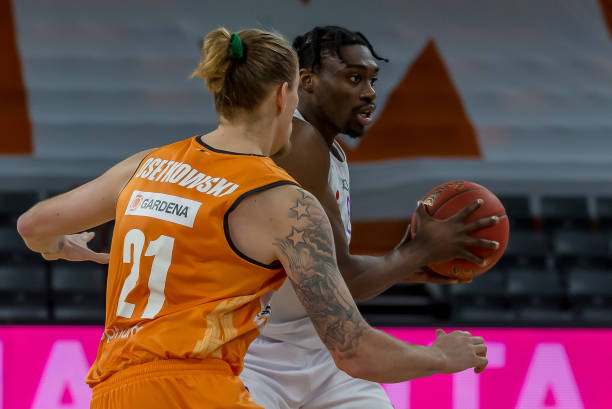 俄罗斯队以 俄罗斯队以