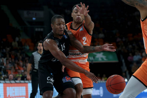 一名更契合 一名更契合