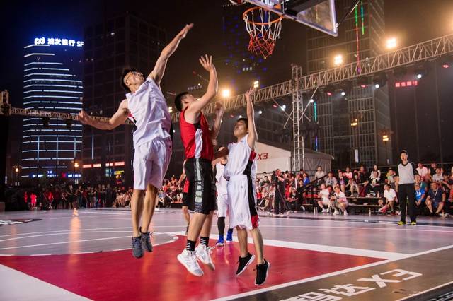 上平台让更 上平台让更