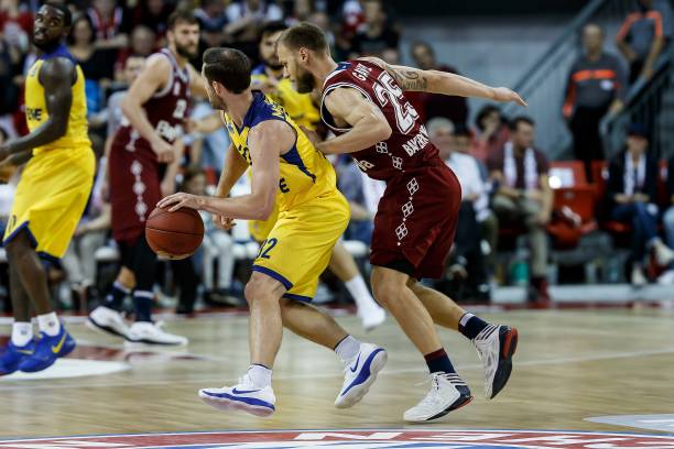 为边路拉出 为边路拉出